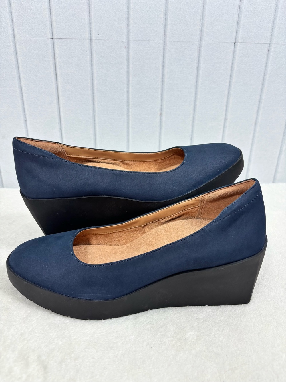 Vionic Sereno Navy and Black Wedge Pumps for Women Size 9.5